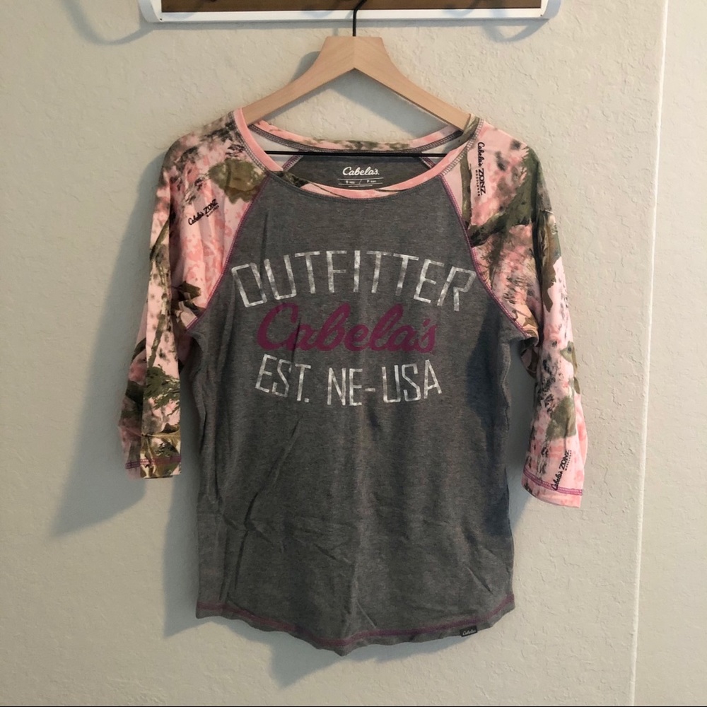 👚 Cabela’s Grey/Pink Camo Raglan - Small
